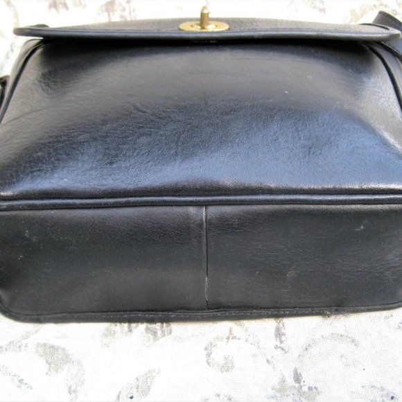 Quality leather black Cross body shoulder bag - Picture 3 of 8